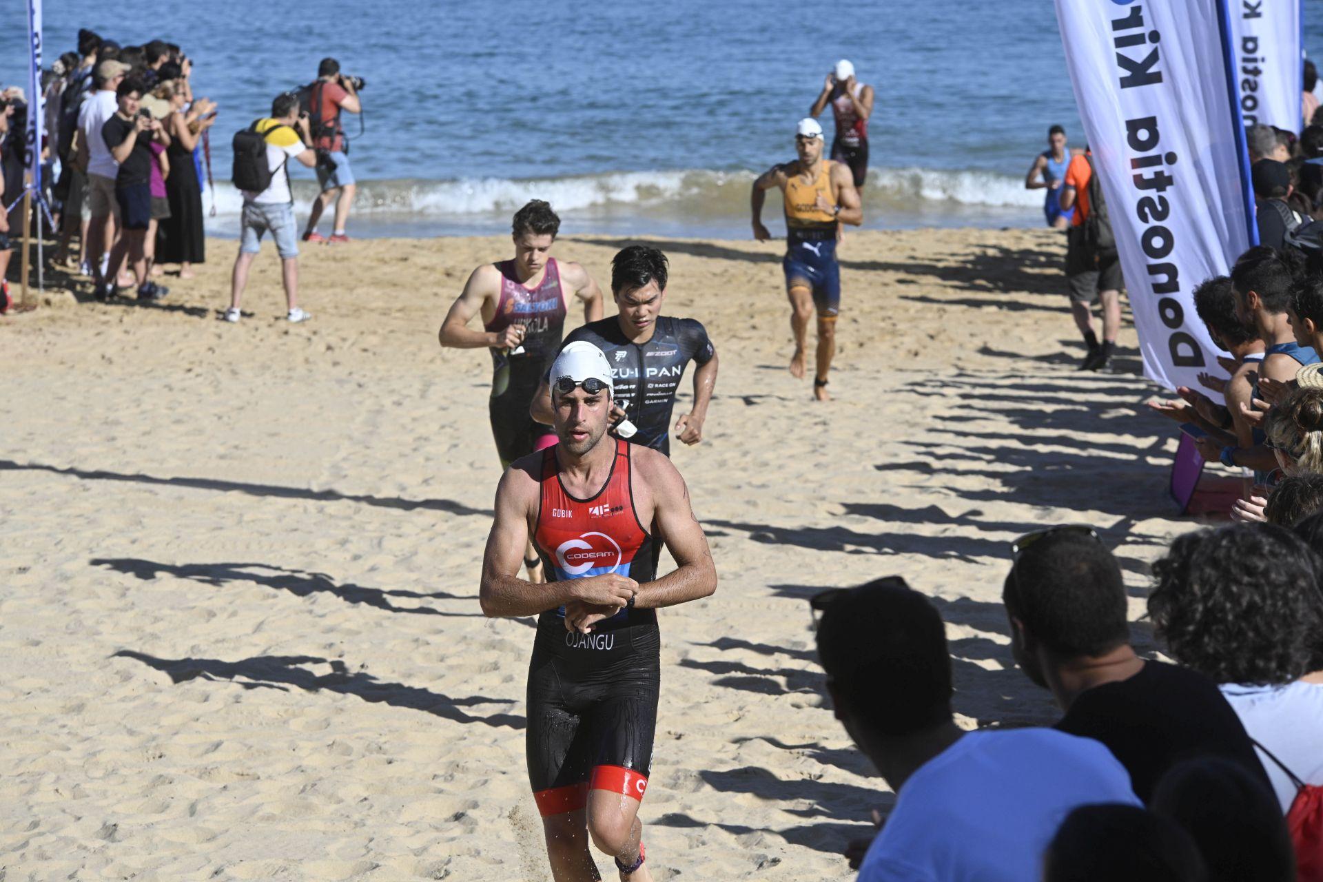 Las imágenes de la XVIII edición del Triatlón Memorial Onditz bajo el sol en Donostia