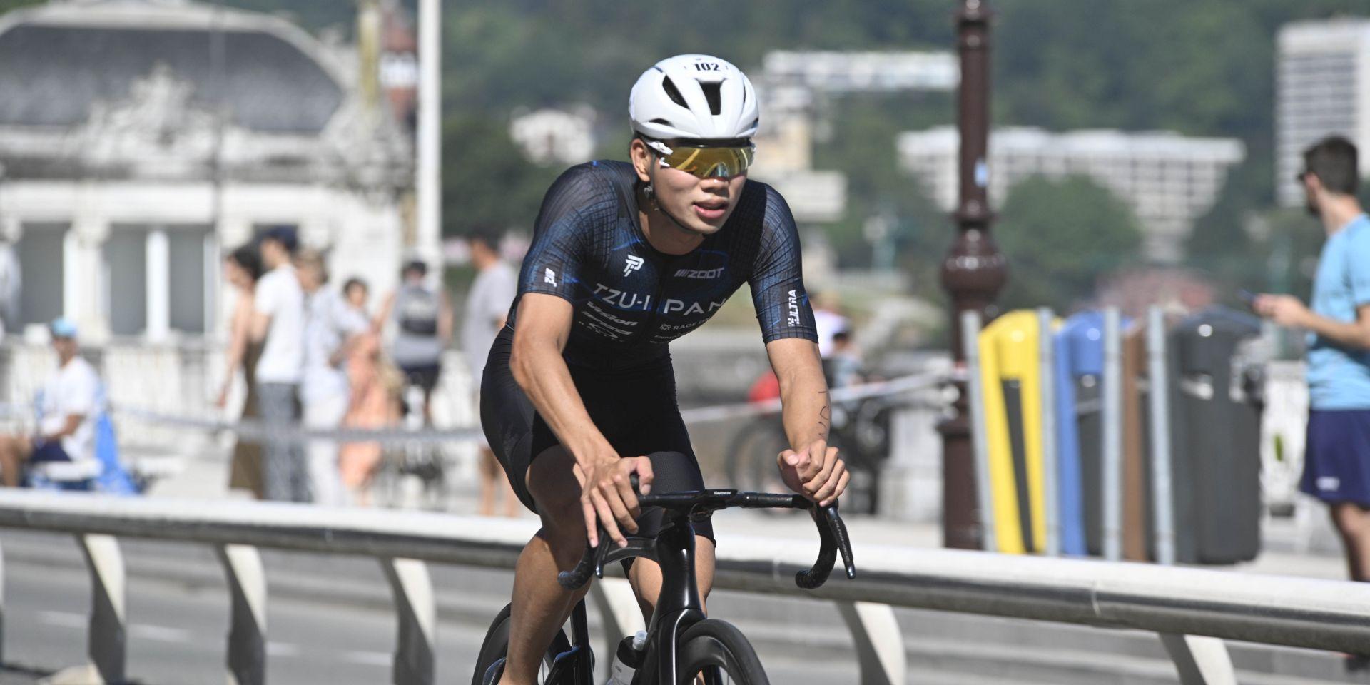 Las imágenes de la XVIII edición del Triatlón Memorial Onditz bajo el sol en Donostia