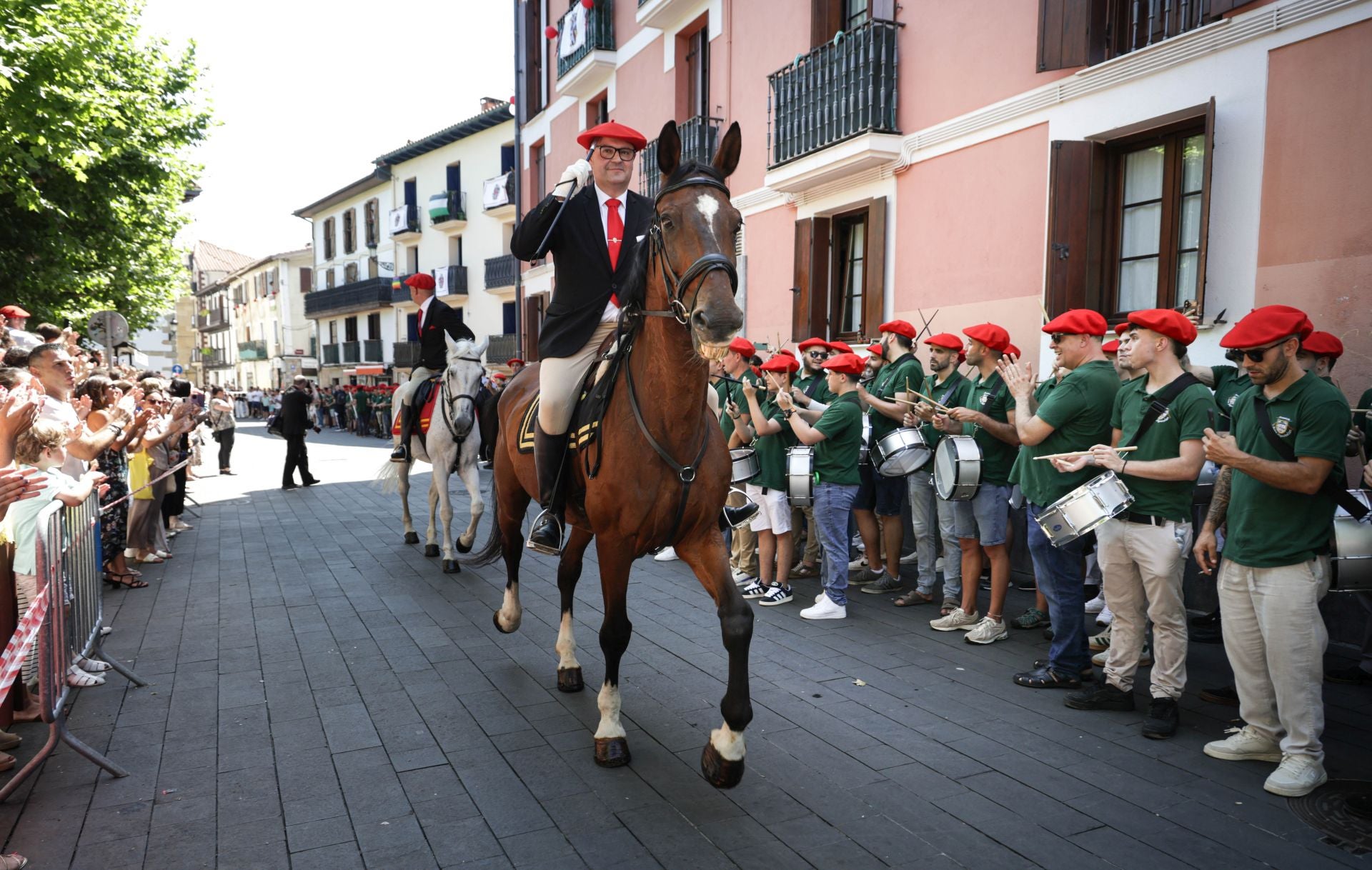 Irun vive una intensa víspera del gran día del año