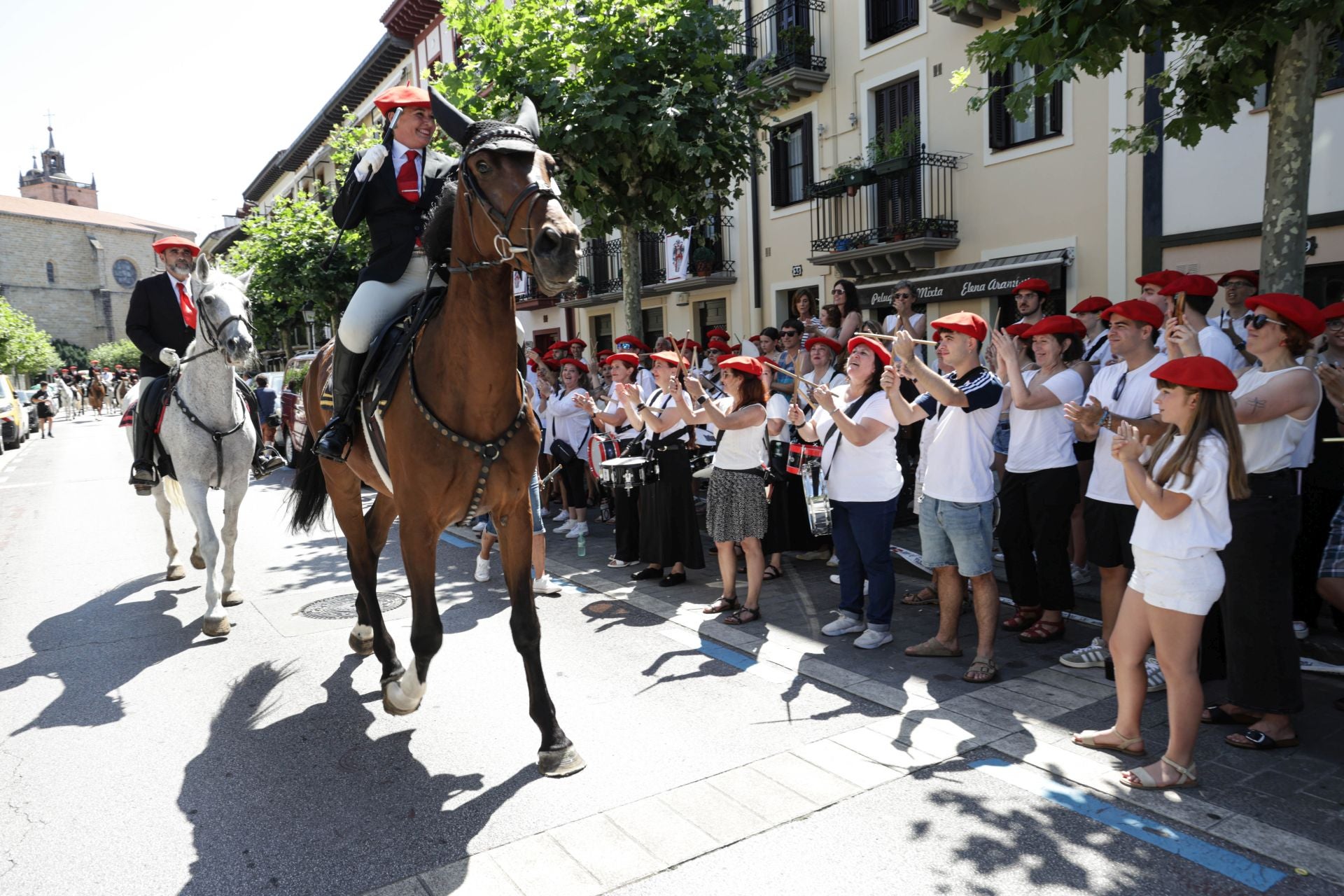 Irun vive una intensa víspera del gran día del año