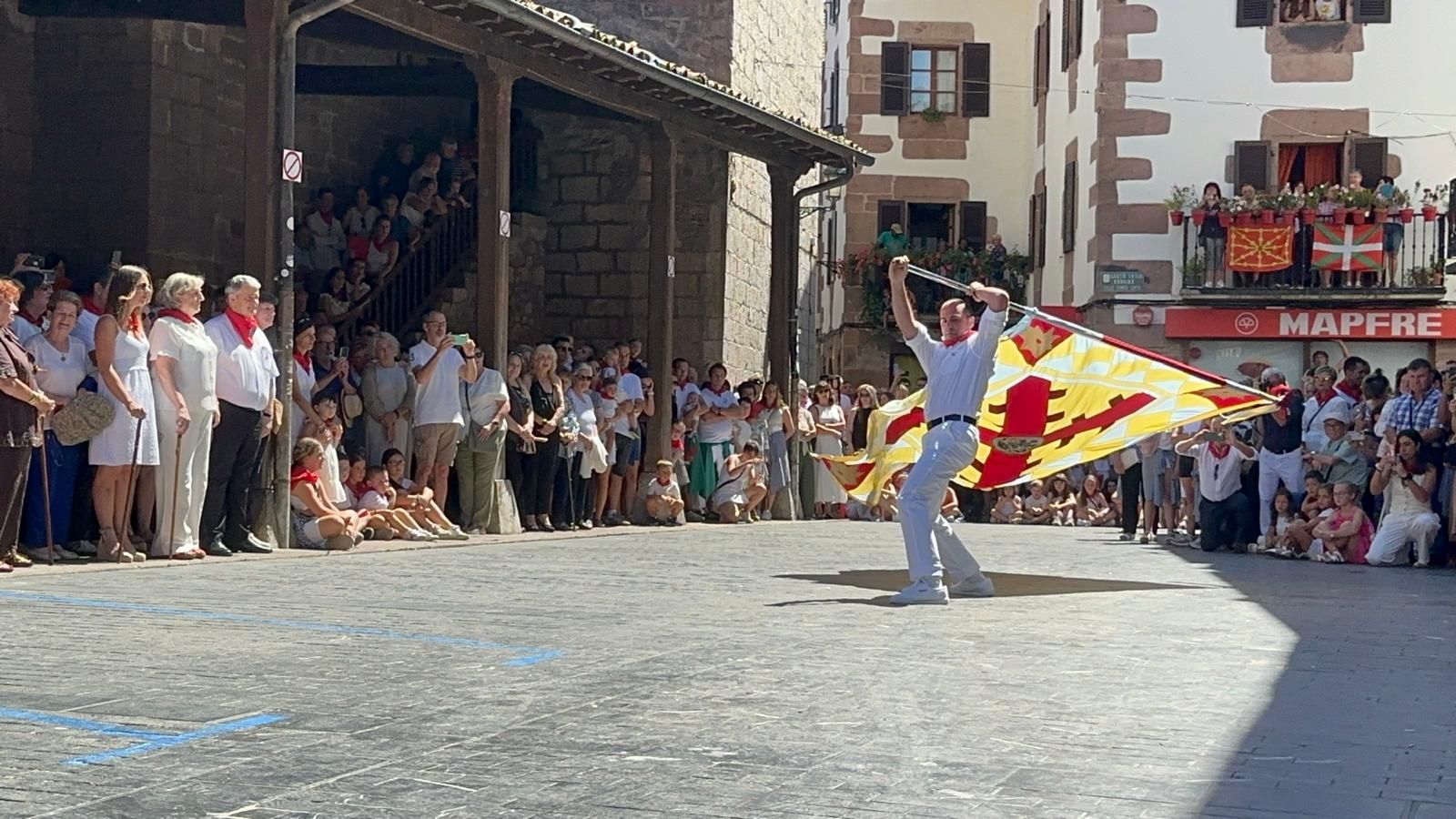 Doneztebe baila al sol