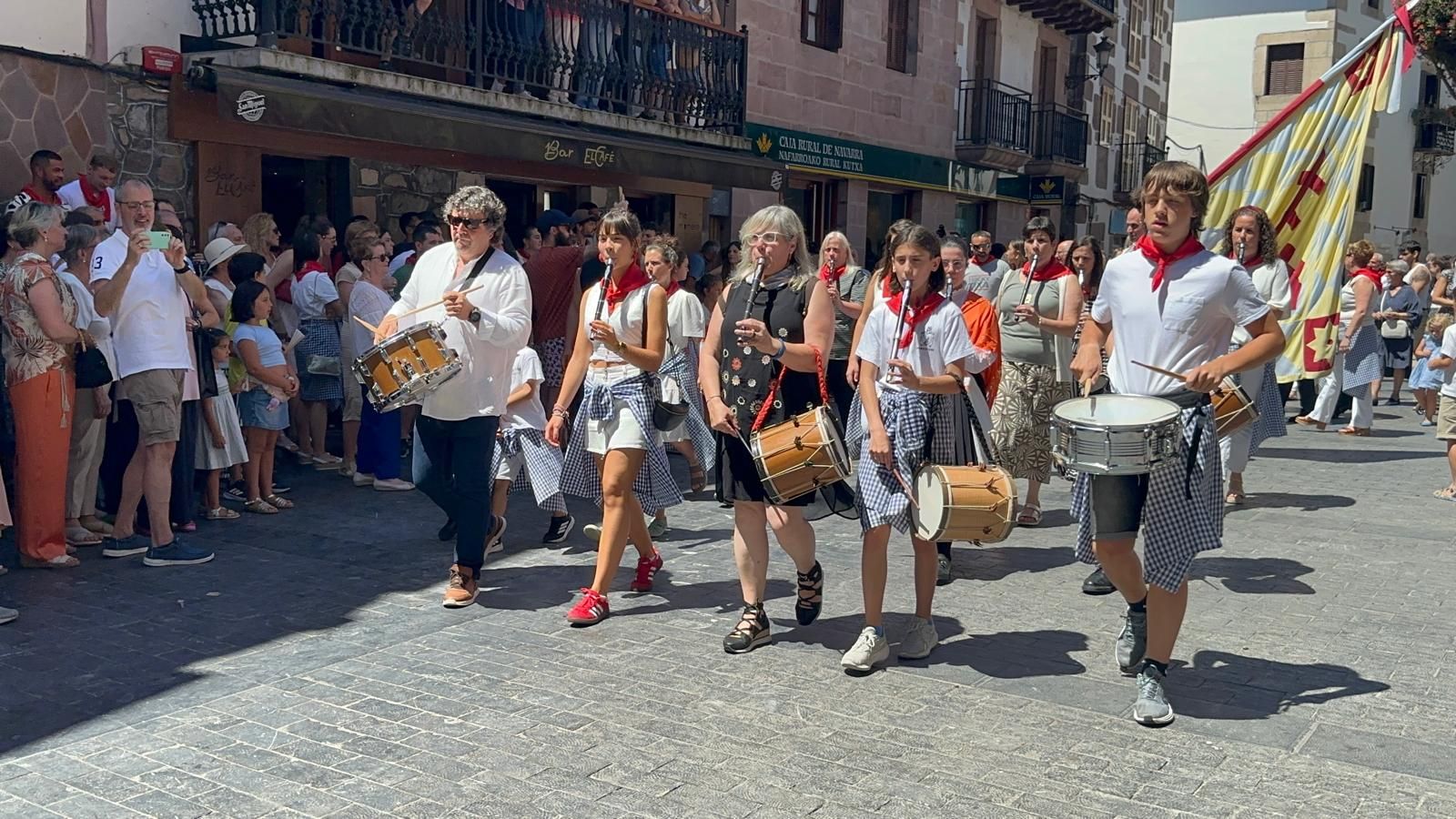 Doneztebe baila al sol