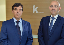El presidente de Kutxabank, Antón Arriola, y el CEO, Eduardo Ruiz de Gordejuela.