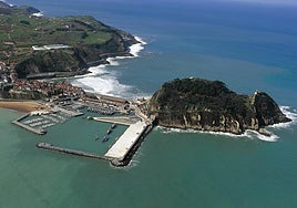 Vista aérea del puerto de Getaria.