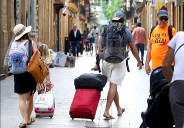 El Gobierno Vasco achaca a las diputaciones que no haya aún una fórmula de impuesto turístico