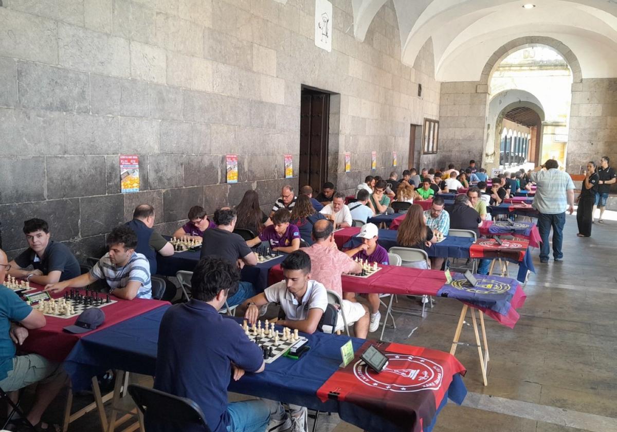 El torneo contó  con la participación de 20 equipos.
