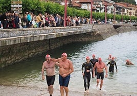 Llegada de varios participantes de la travesía de 2022.
