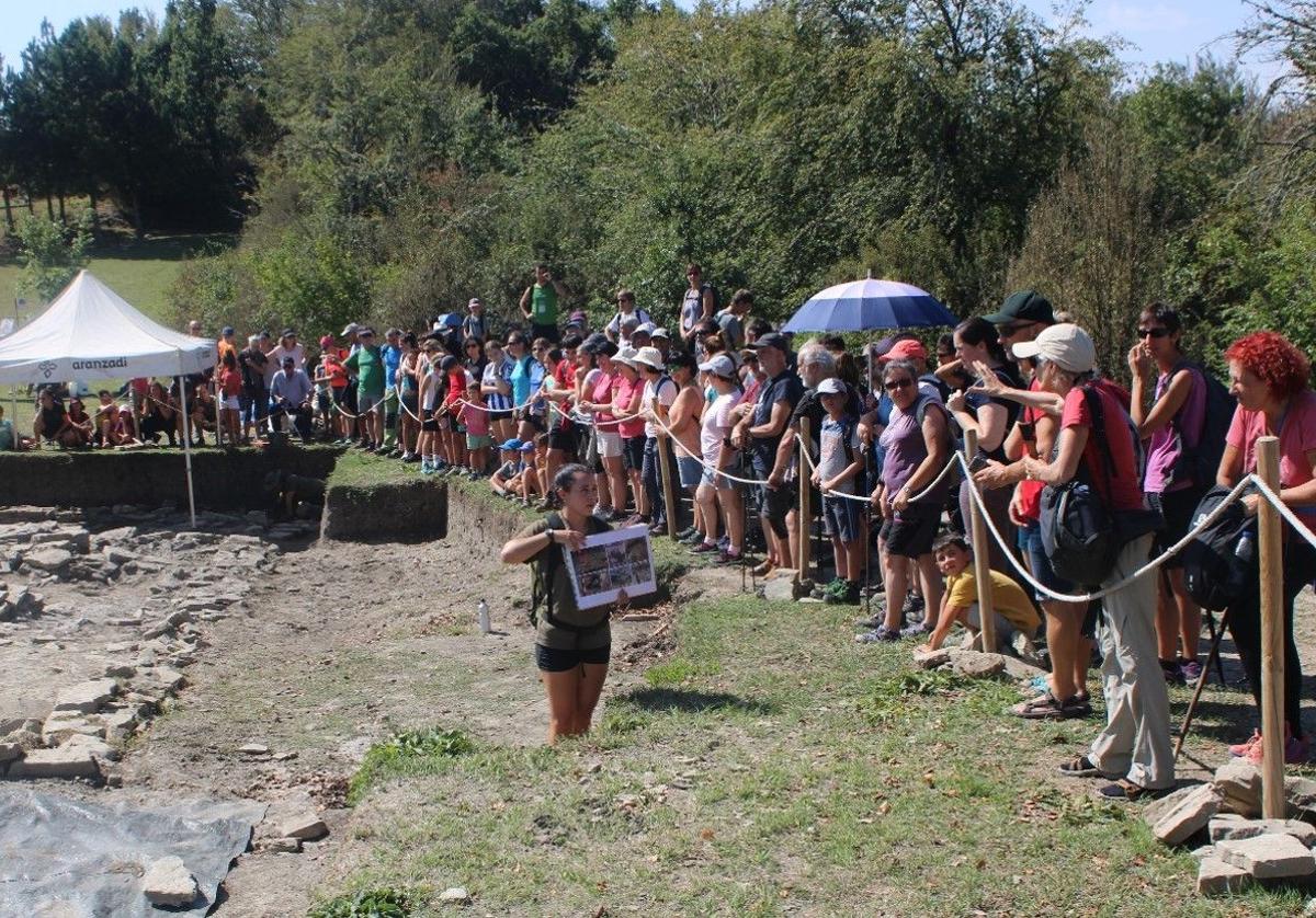 Más de 2.000 personas visitaron el yacimiento en las visitas organizadas el año pasado.