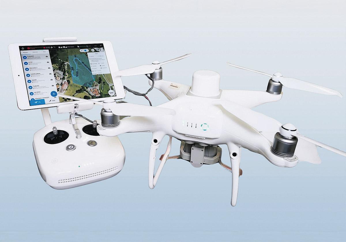Fraisoro Eskolaren irudia bost kamaratako dronean