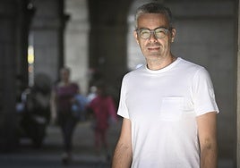 Xarles Iturbe, portavoz municipal de EAJ-PNV, en una imagen reciente tomada en Plaza Zaharra.