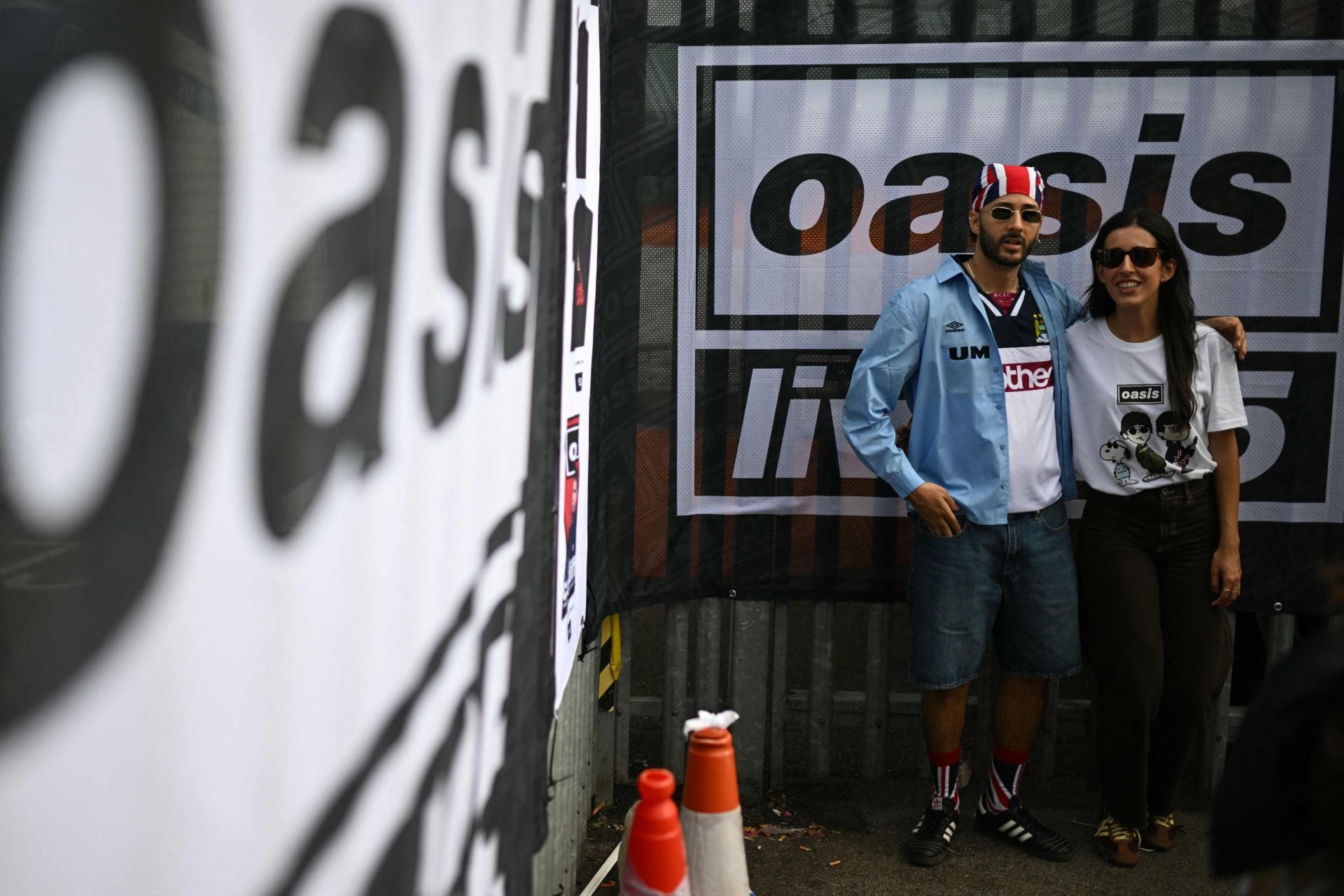 Oasis hace temblar Cardiff