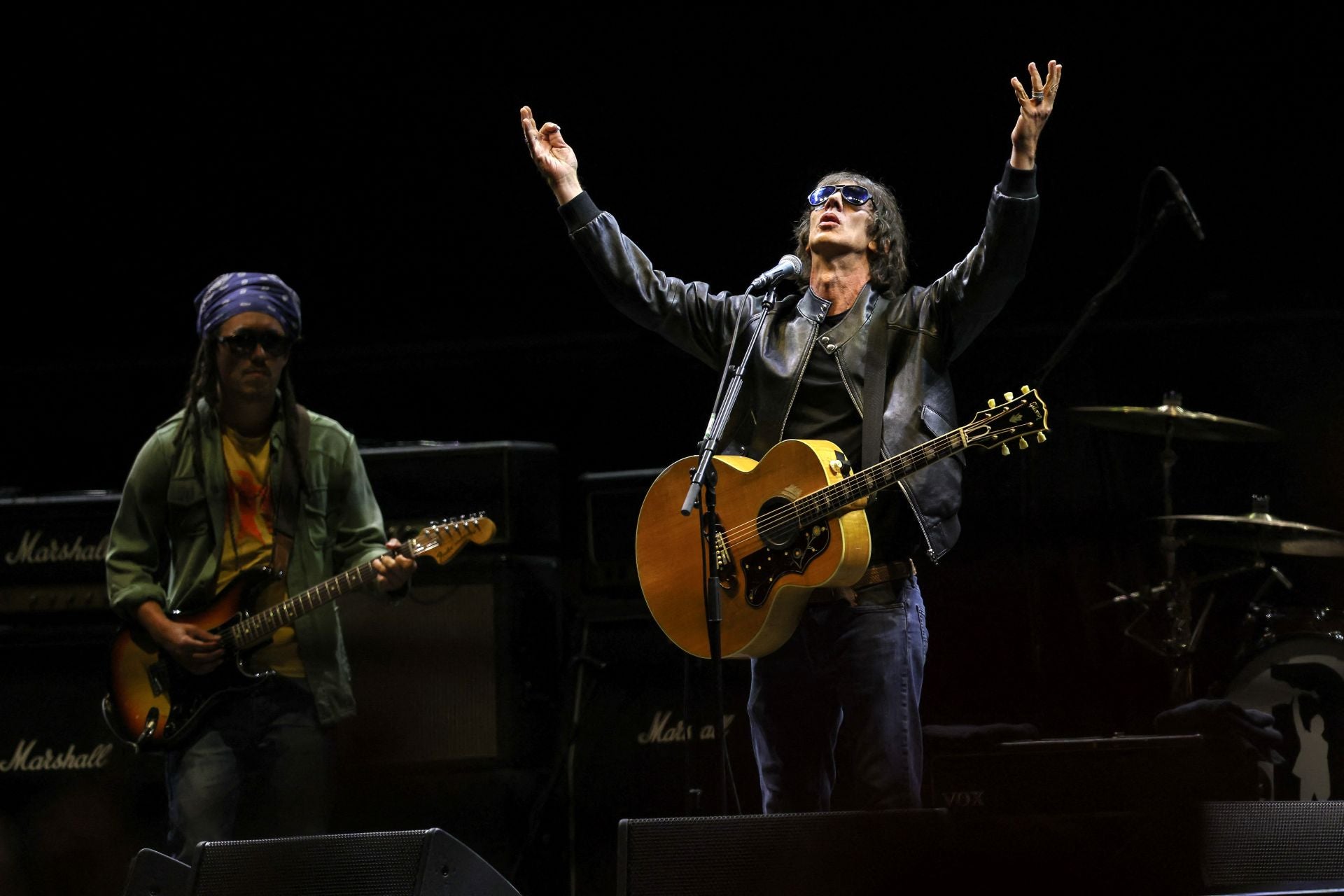 Oasis hace temblar Cardiff