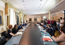 «Harridura eta kezka euskalgintza soziala Euskararen Aholku Batzordetik kanpo utzi delako»