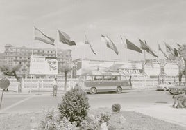 Los típicos carteles y banderas del paseo de la República Argentina.