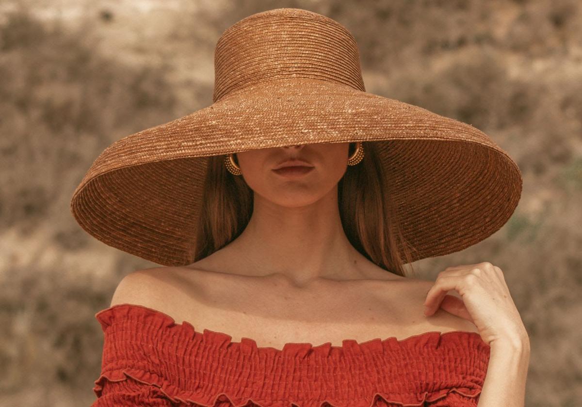 La pamela 'Cuchi' midi-maxi de rafia y sus variantes son un 'must' de la campaña.