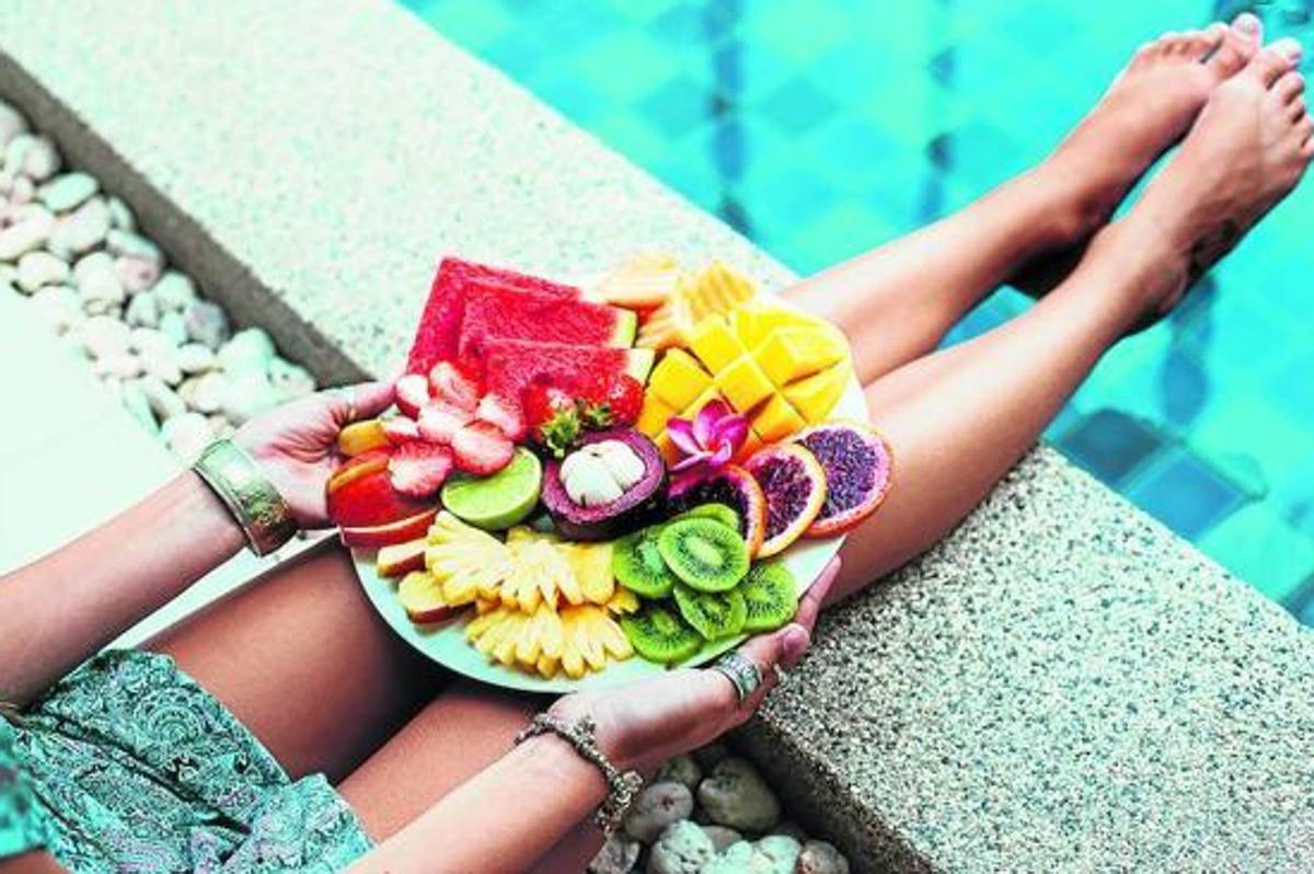 Una buena alimentación nos protege del sol.