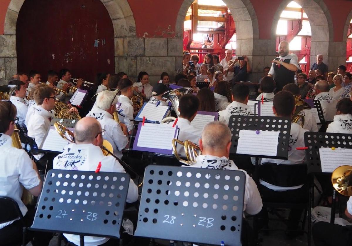 Musika Bandaren zuzendariaren hautaketa
