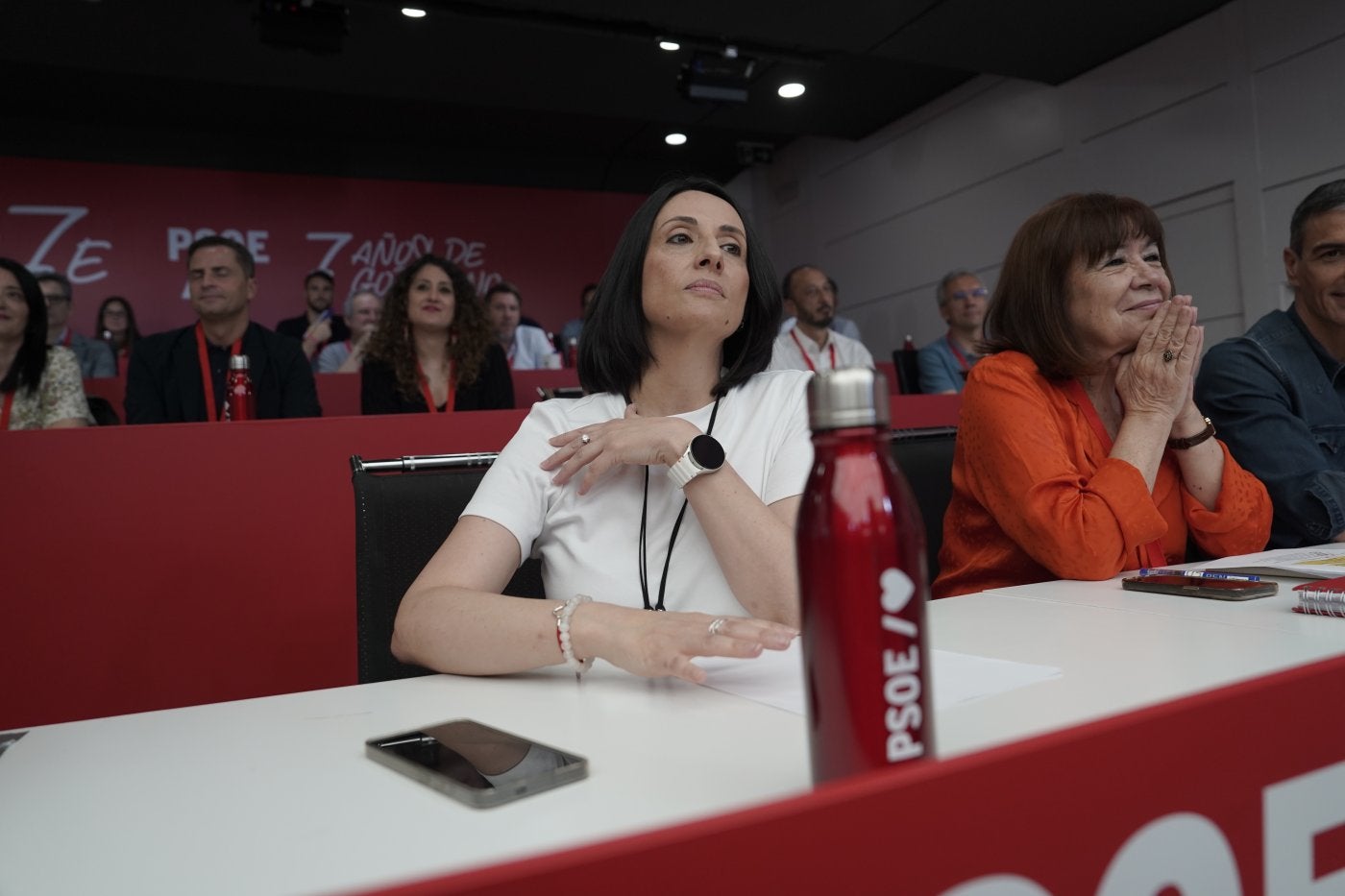 Rebeca Torró, secretaria de Organización, ayer con Cristina Narbona.
