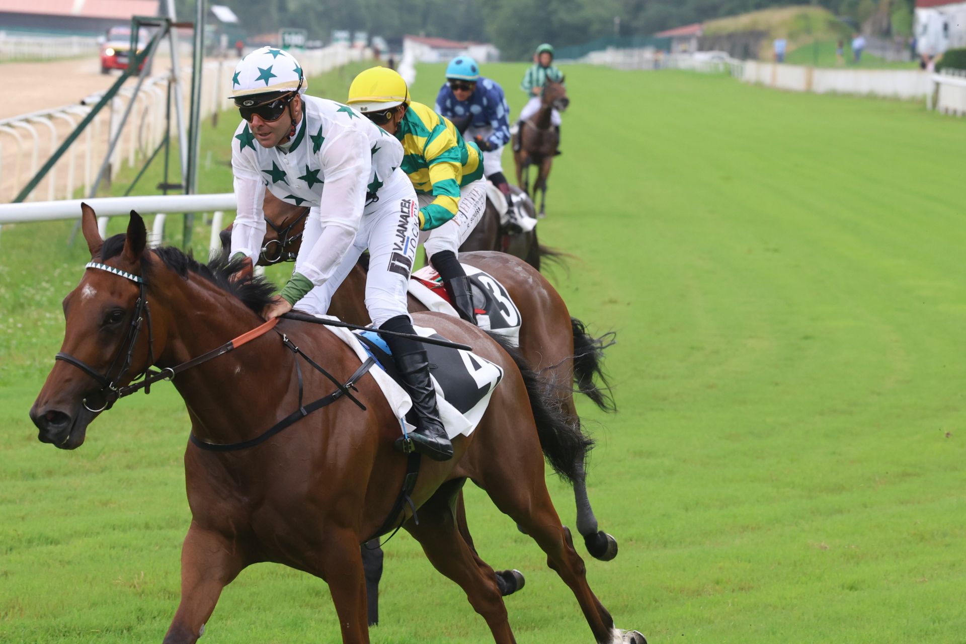 Carrera de caballos en el hipódromo de San Sebastián