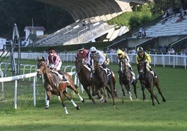 Carrera de caballos en el hipódromo de San Sebastián