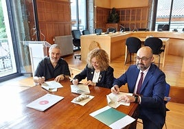 Firma del acuerdo de la nueva estación, en el ayuntamiento.