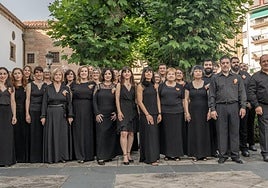 El coro Alboka ofrecerá hoy su segundo concierto en A Coruña en la gira que está haciendo estos días por tierras gallegas.