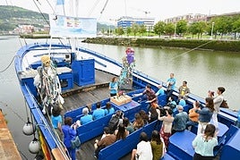 Bilbon abiatu du aurtengo zeharkaldia Mater ontziak.