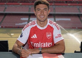 Zubimendi firma su nuevo contrato con el Arsenal