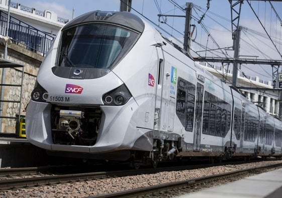 Imagen de un tren regional Coradia de CAF.