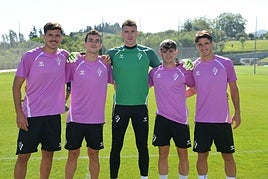Marco Moreno, Jon Magunazelaia, Luis López, Aleix Garrido y Lander Olaetxea en su primer entrenamiento en la nueva ciudad deportiva de Areitio