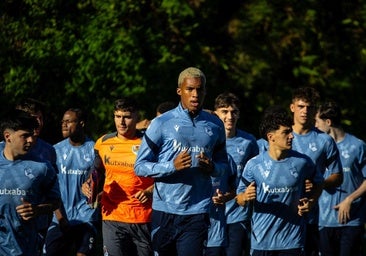 Zac Shuaib encabeza el grupo en el primer entrenamiento del 'C', tercer equipo de la Real.