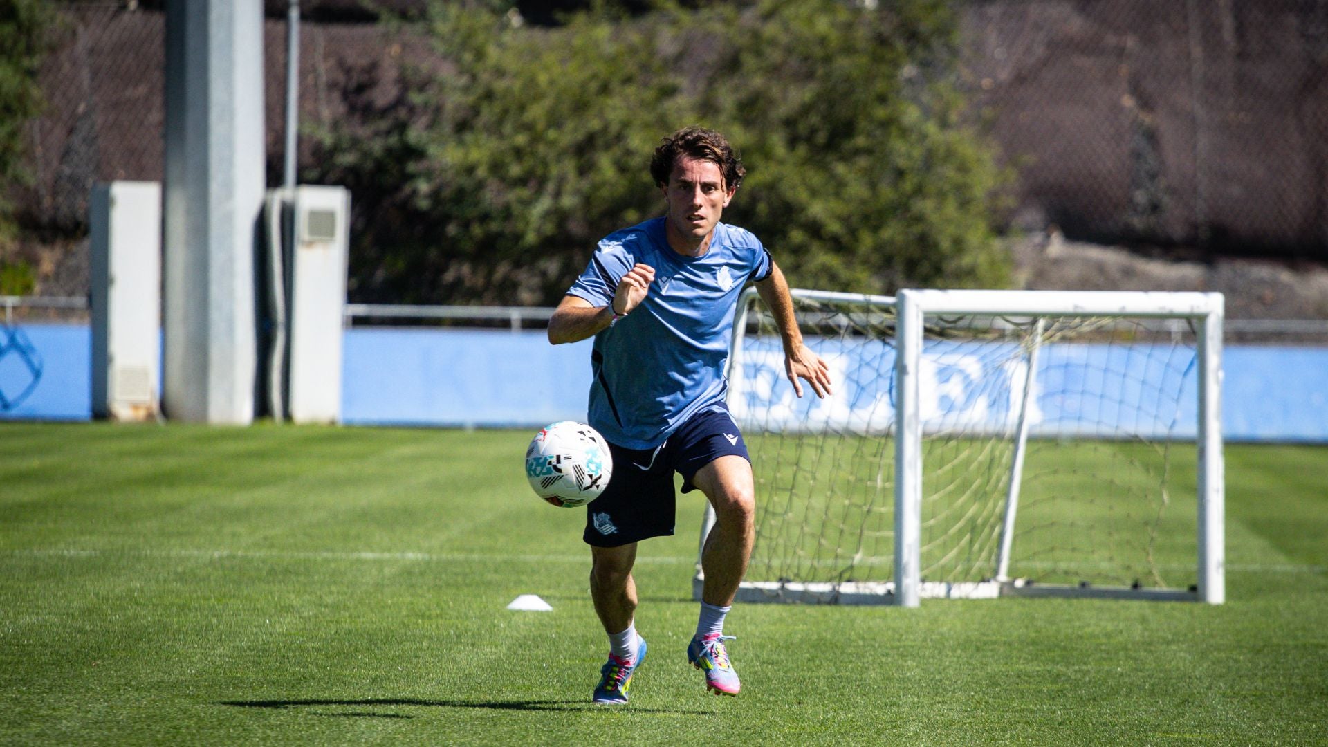 Sudor y goles en el cuarto entrenamiento de Sergio