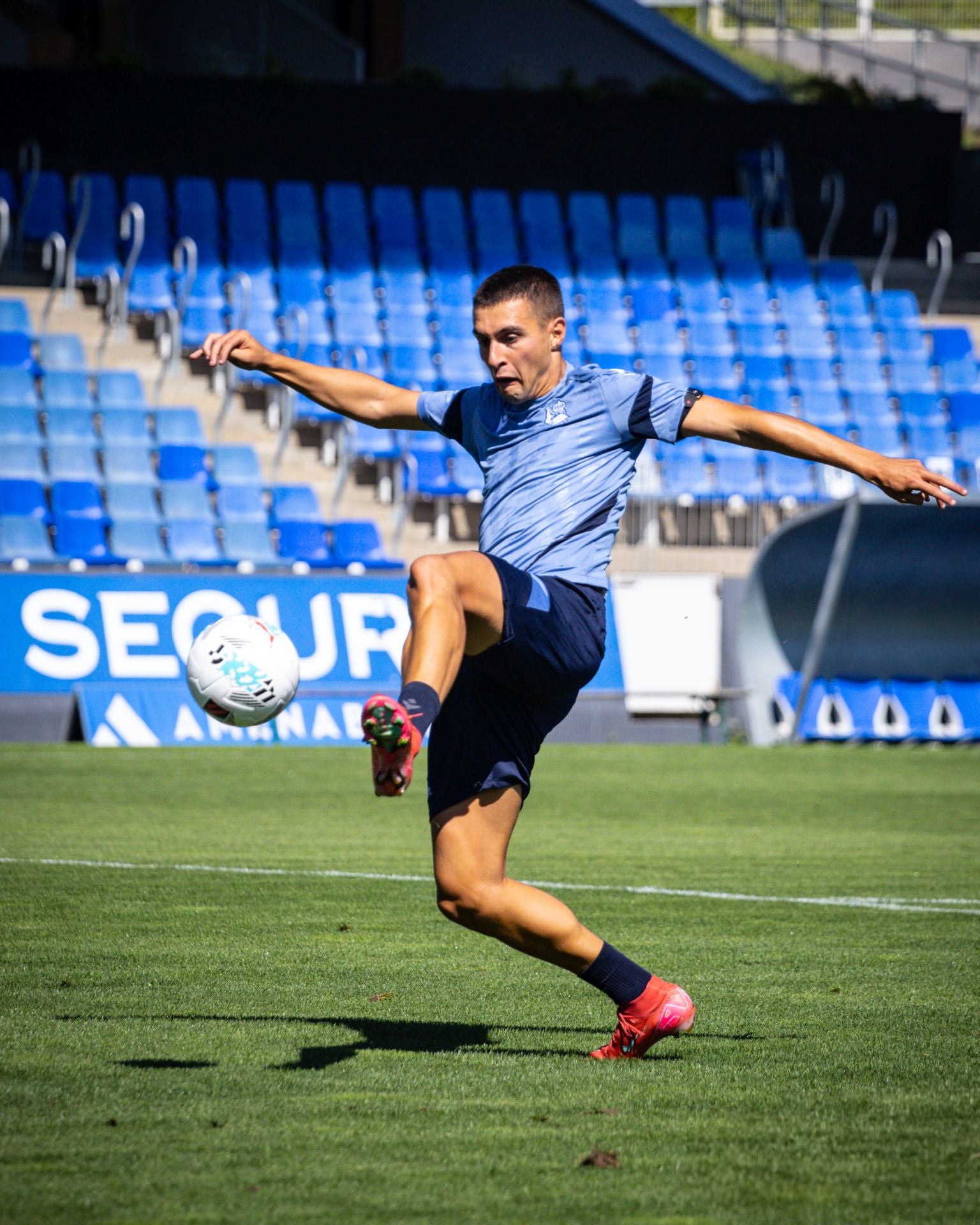 Sudor y goles en el cuarto entrenamiento de Sergio