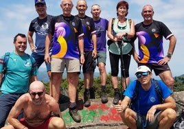 Participantes en la travesía montañera.