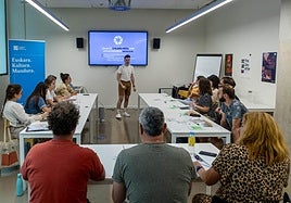 Irakurleak, Tabakaleran ostiral honetan, bideo sorkuntzari buruzko prestakuntza praktikoa jasotzen.