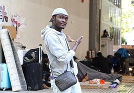 Marisol Garmendia, en el centro de la imagen, hoy en el homenaje a Mazo y Blanco en Ermua.