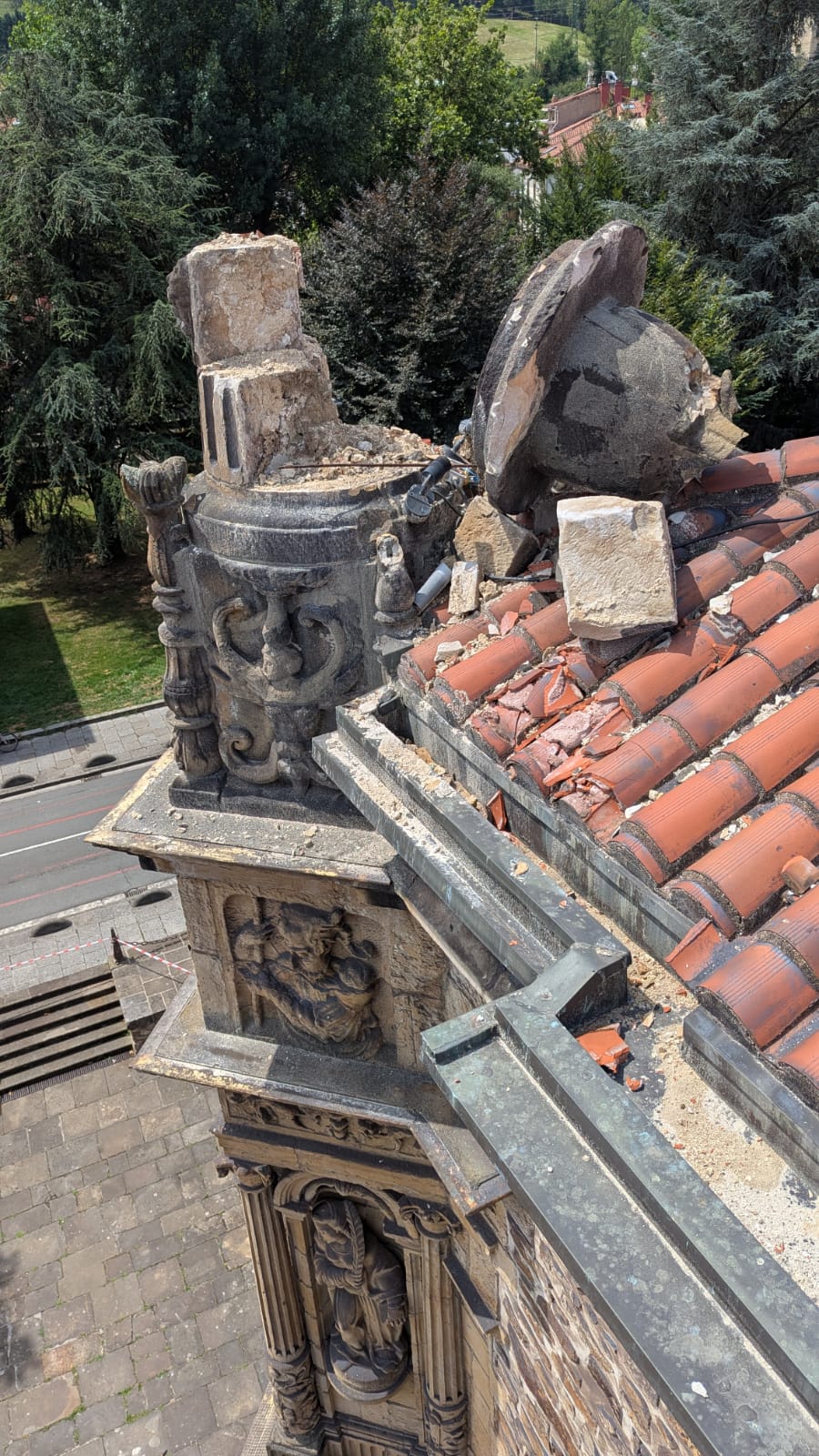 Daños en el edificio de la Universidad de Oñati por la caída de un rayo