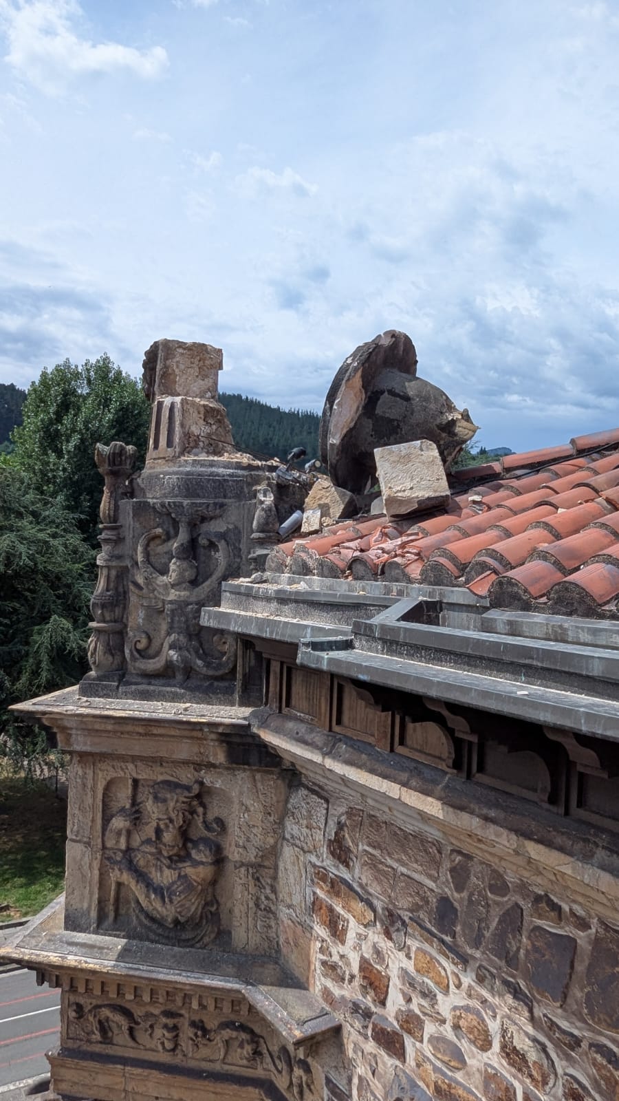 Daños en el edificio de la Universidad de Oñati por la caída de un rayo