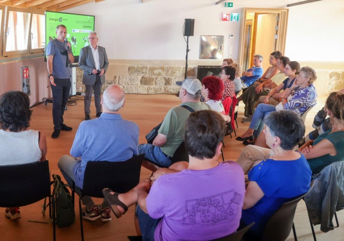 Alberdi eta Asensio Zarautz jauregian aurkezpen ekitaldian.