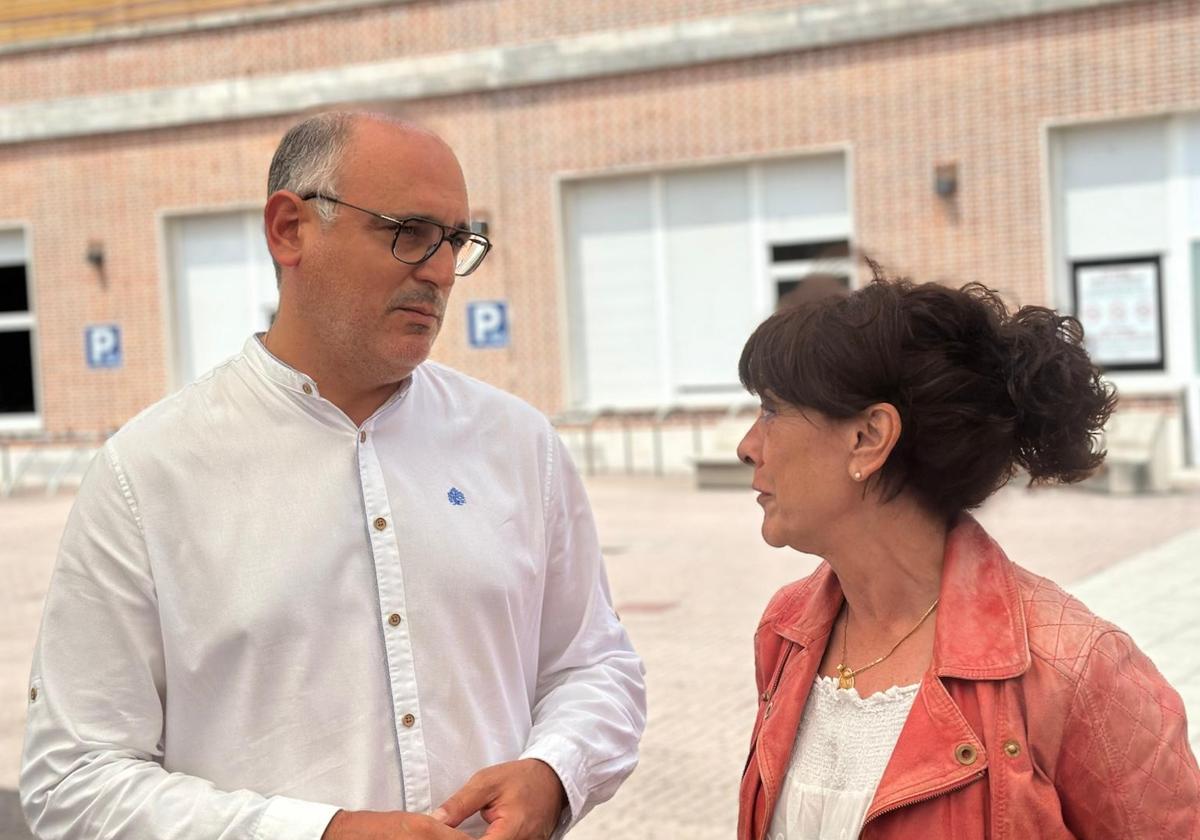 El viceconsejero de Seguridad, Ricardo Ituarte, junto a la directora de la Ertzaintza, Victoria Landa, este domingo en Bilbao.