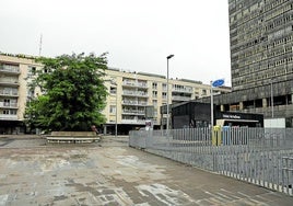 Plaza Blas de Otero de Egia, en la que previsiblemente se ubicará la futura comisaría que compartirán la Guardia Municipal y la Ertzaintza.