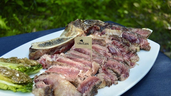 Receta de chuletón de vaca Lurra a la brasa con cogollos