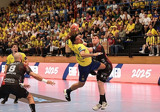 El partido de ida se jugará en Artaleku el último fin de semana de agosto.