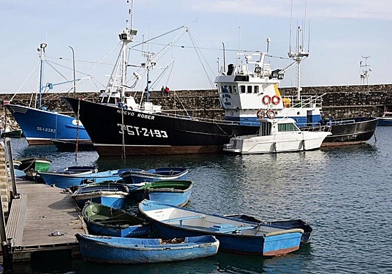 Imagen de archivo de un barco pesquero en Gipuzkoa.