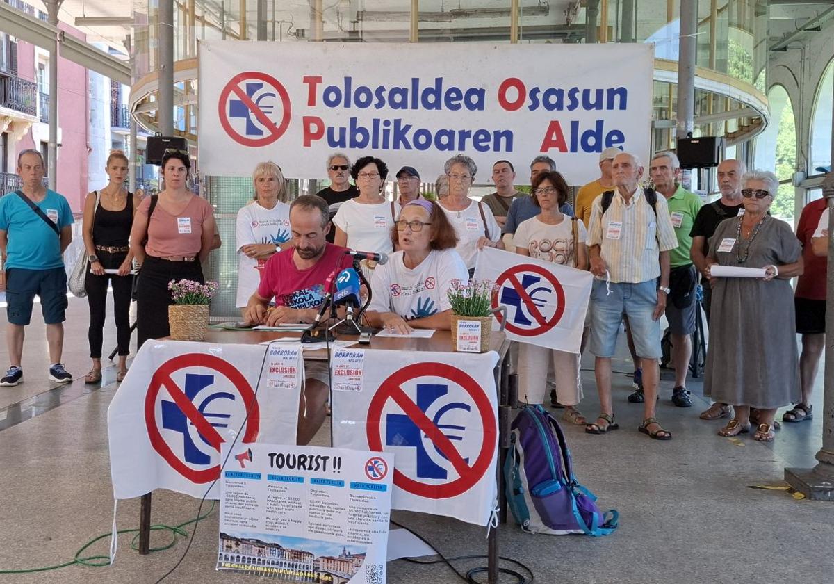 La plataforma por la sanidad pública de la comarca Topa, en la rueda de prensa ofrecida este miércoles.