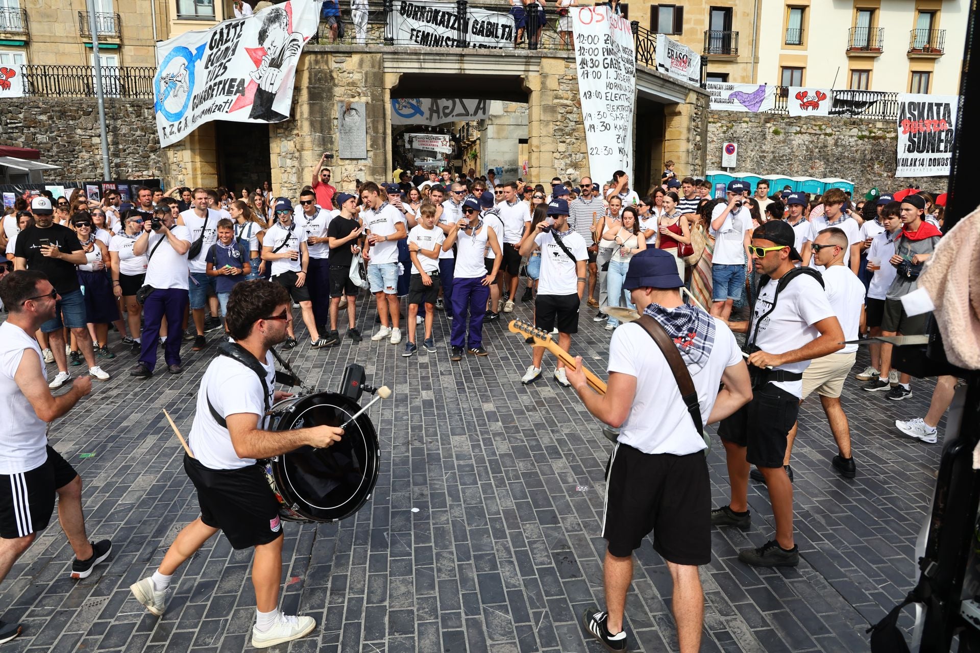 La electrocharanga pone música a las calles del Puerto