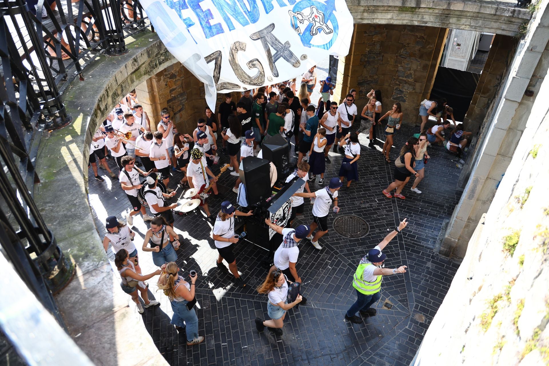 La electrocharanga pone música a las calles del Puerto