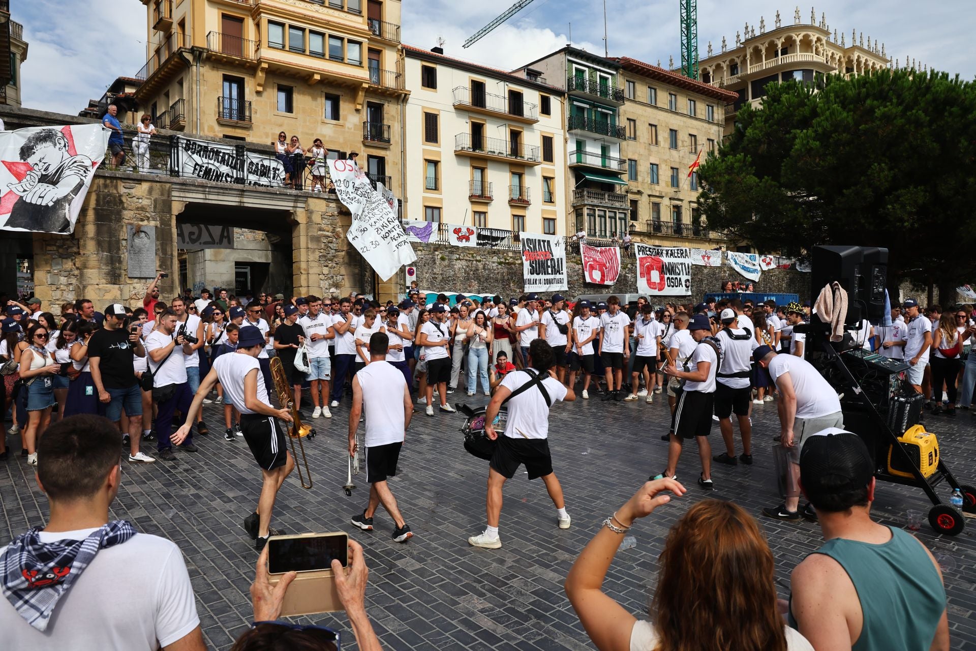 La electrocharanga pone música a las calles del Puerto