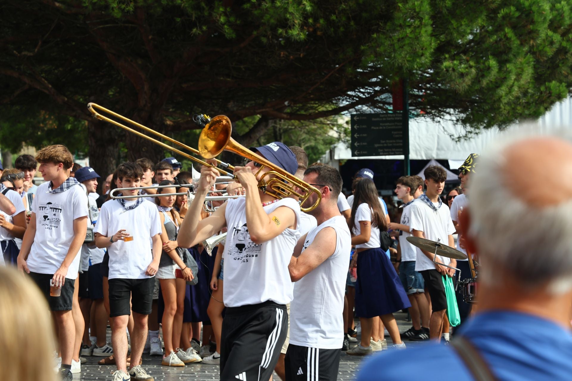 La electrocharanga pone música a las calles del Puerto