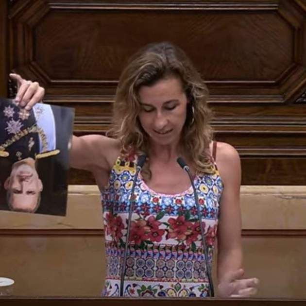 La presidenta del grupo de la CUP en el Parlament de Catalunya, Laia Estrada, en el Parlament.